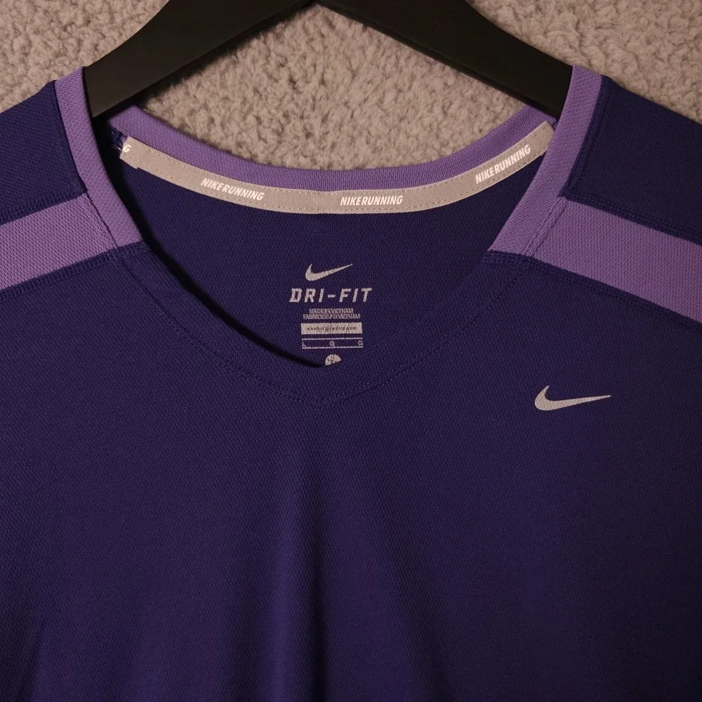 Nike Running Shirt Women Large Purple Dri Fit V Neck Athletic Active Jogging Tee